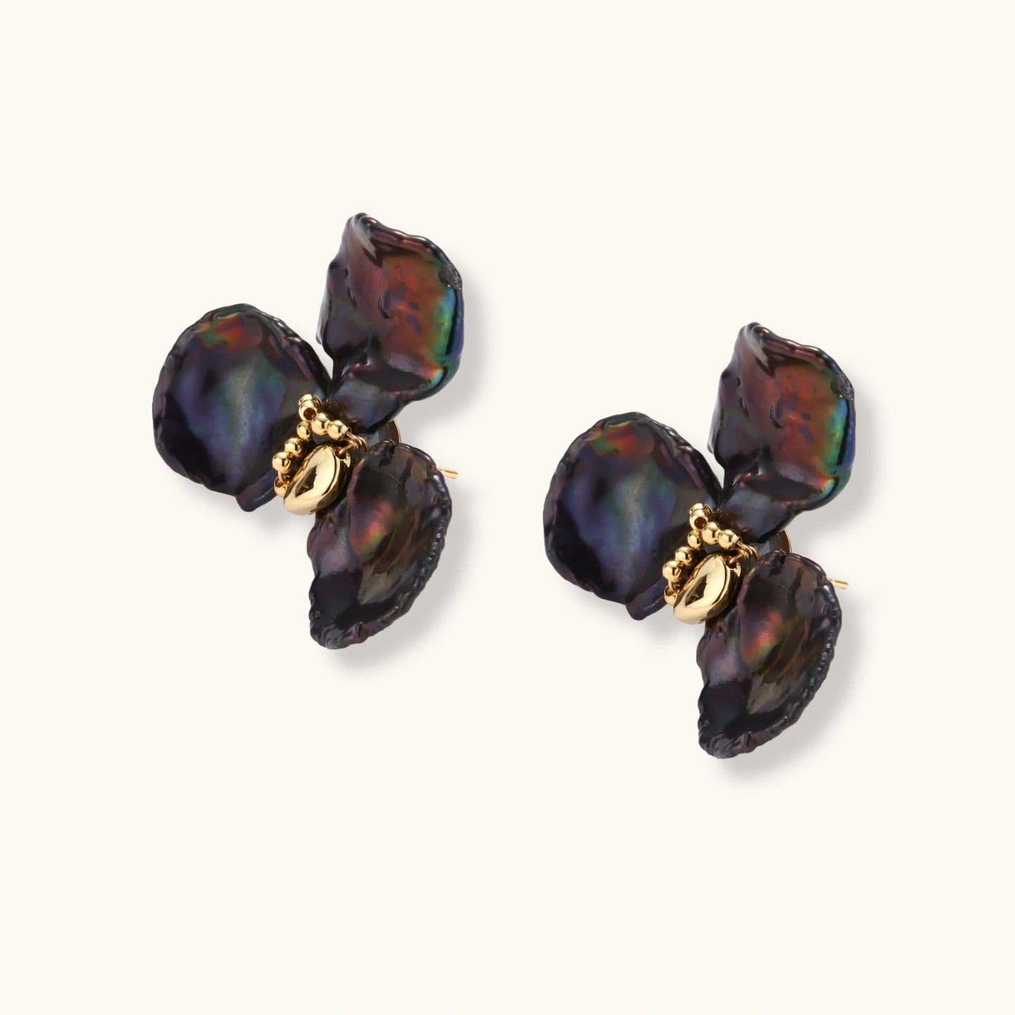 Midnight Bloom Pearl Earrings