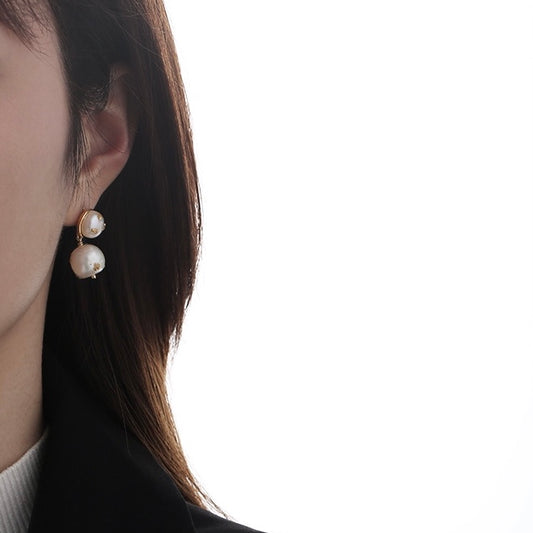 French Elegant Baroque Pearl Earring - Modingo Modingo